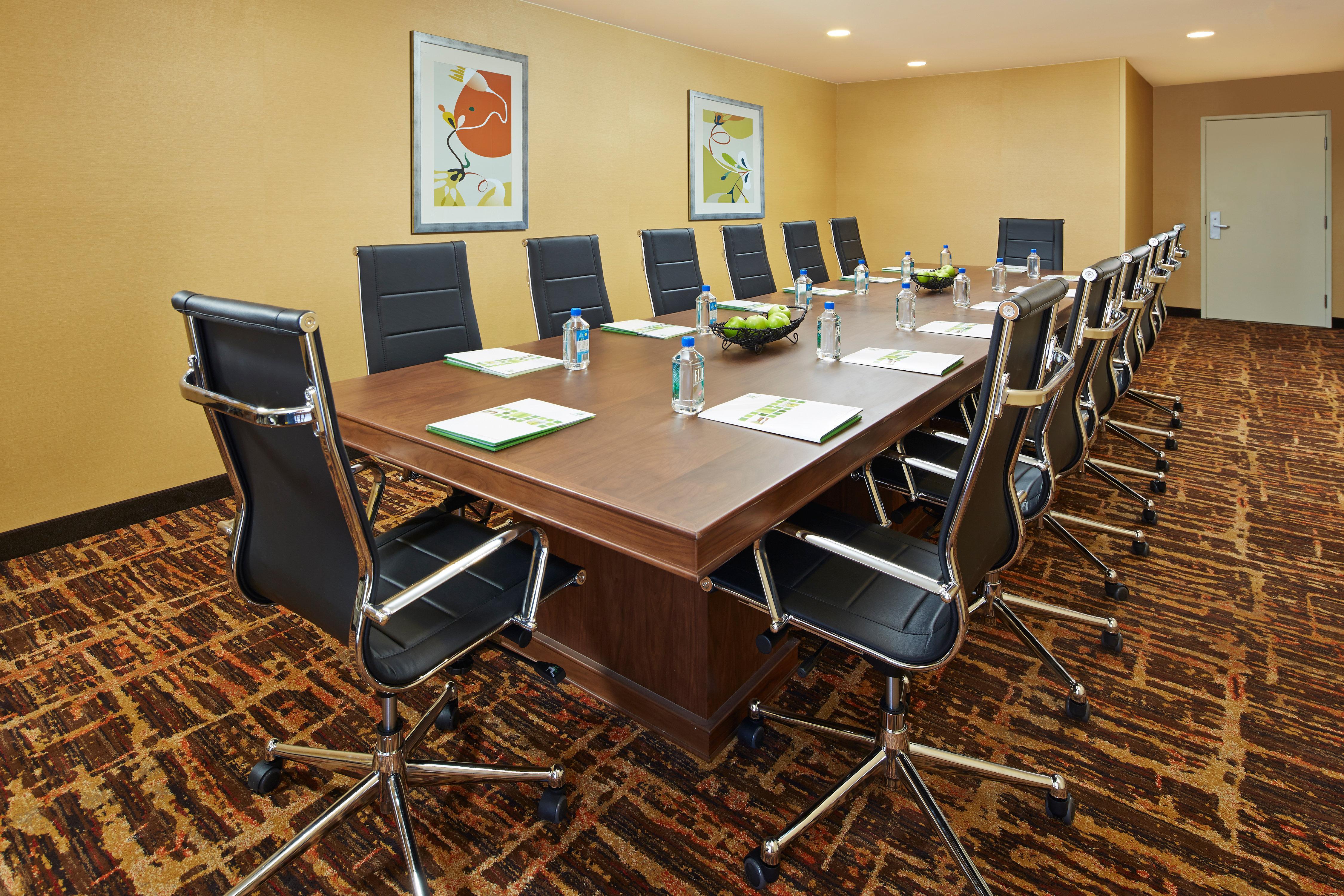 Holiday Inn & Suites Santa Maria By Ihg Ανέσεις φωτογραφία